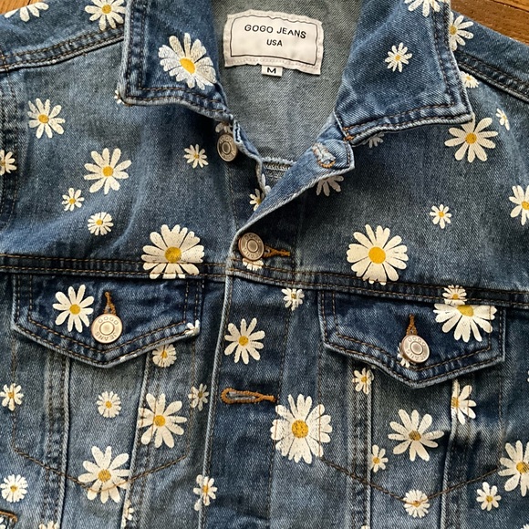 Floral printed denim jacket. - Picture 2 of 5